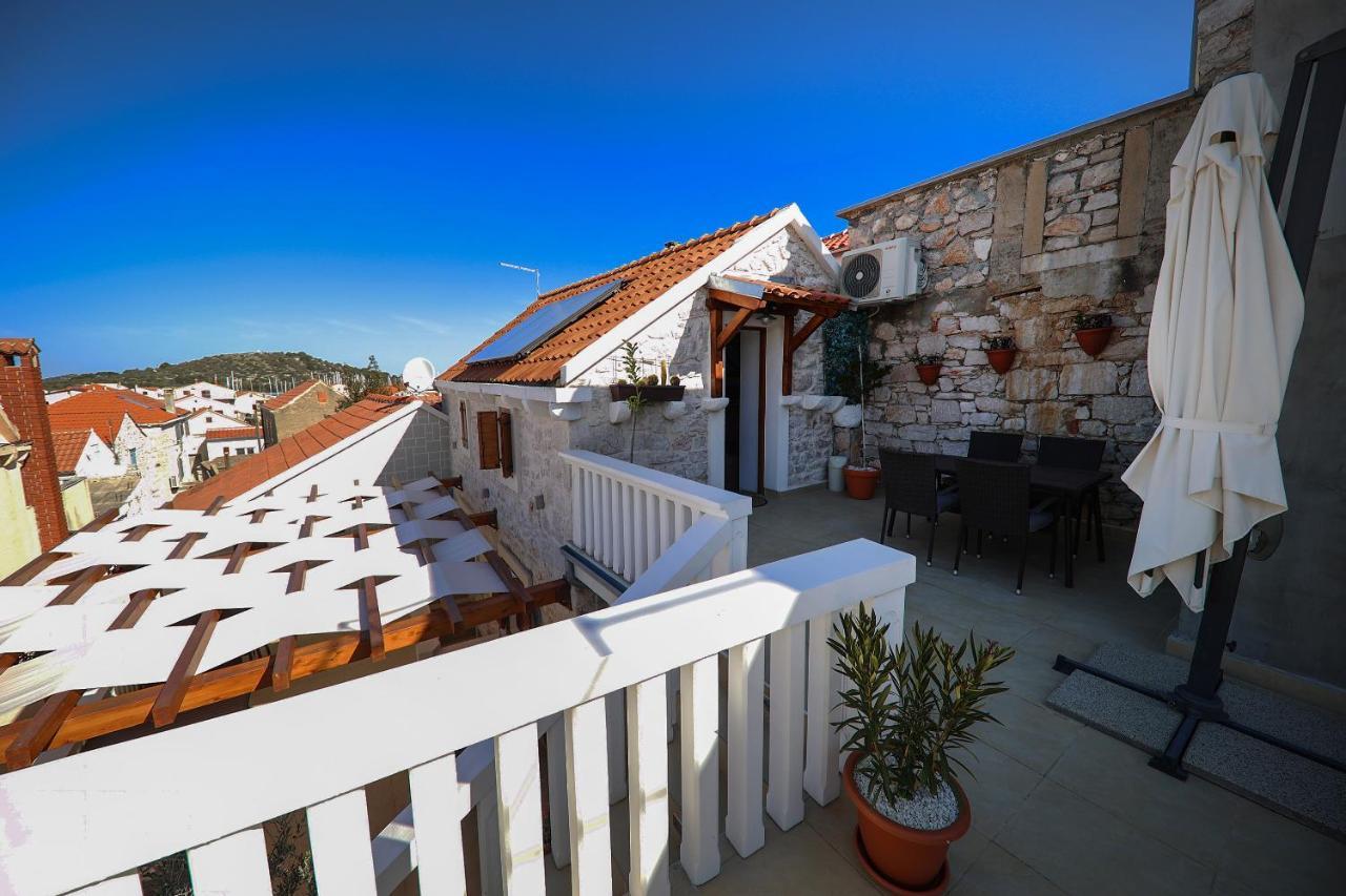 Apartmani Dvor Betina Betina  Esterno foto