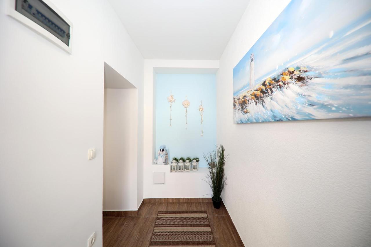 Apartmani Dvor Betina Betina  Esterno foto
