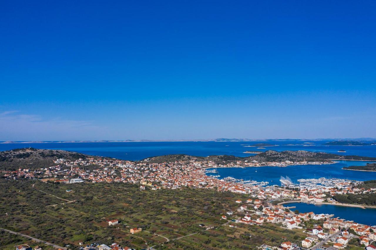 Apartmani Dvor Betina Betina  Esterno foto