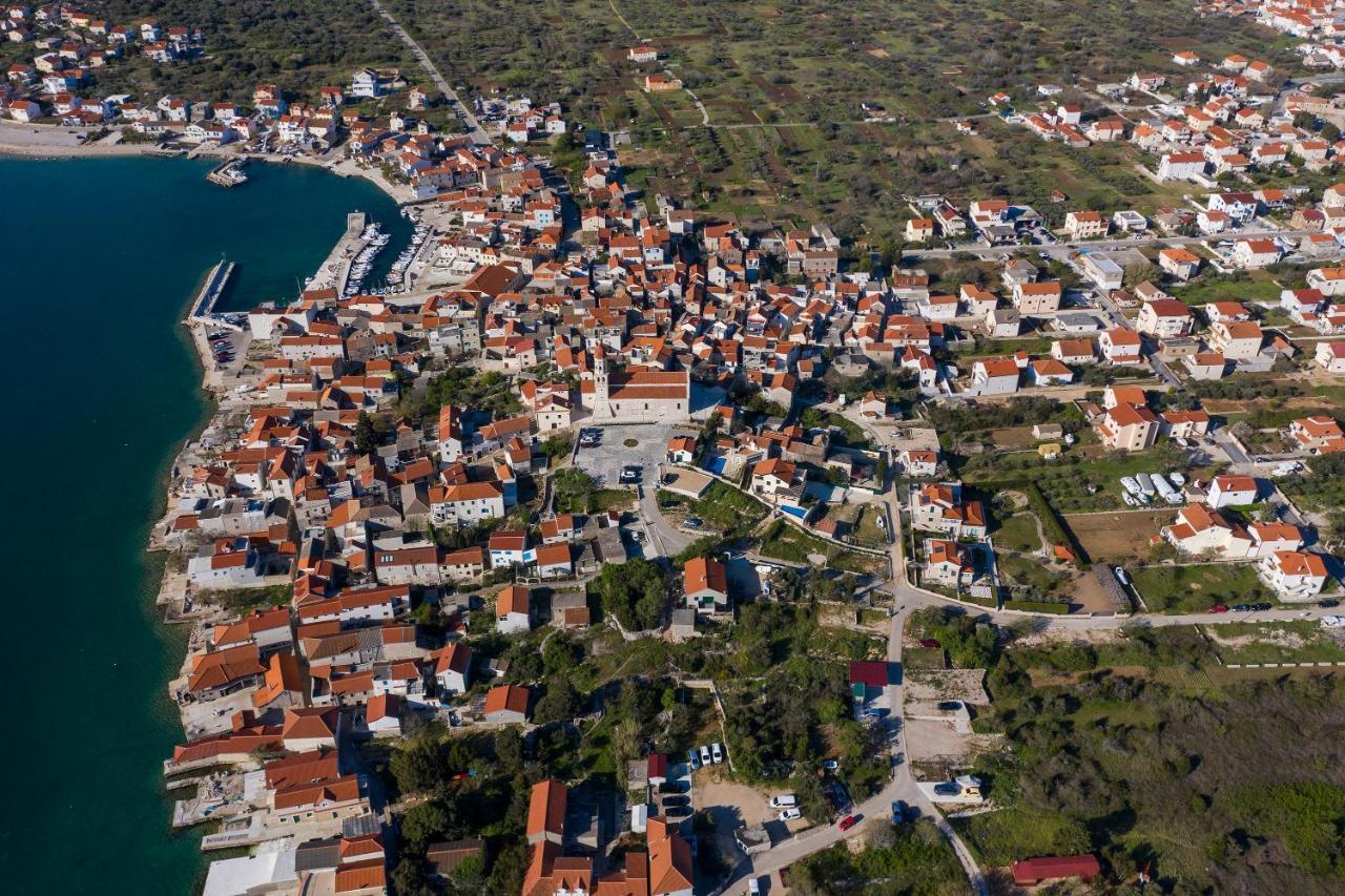 Apartmani Dvor Betina Betina  Esterno foto